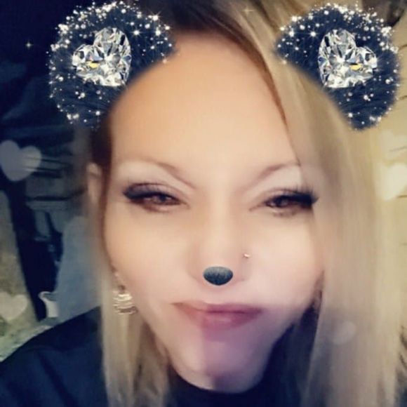 Meet your Posher, Gina - Picture 1 of 1